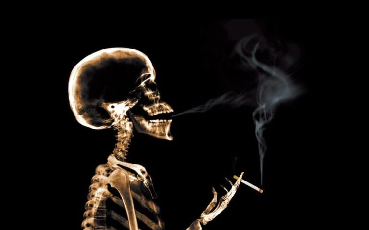 fumatul ca o cauză a durerilor de spate în zona omoplaților