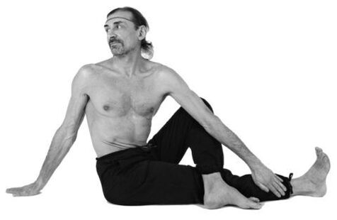 Exercițiu răsucind Marichiasan